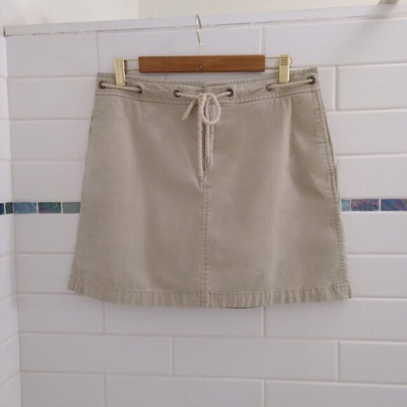 Dockers Dresses & Skirts - Dockers Khaki Skort/Skirt - Well Made Item.98% Cotton. Great For Travel! Size 8